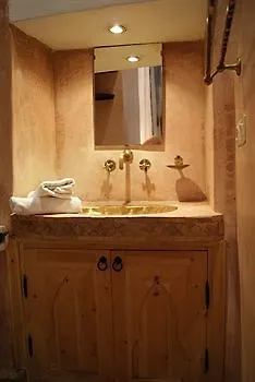 Riad Amra Marrakesh 3*,